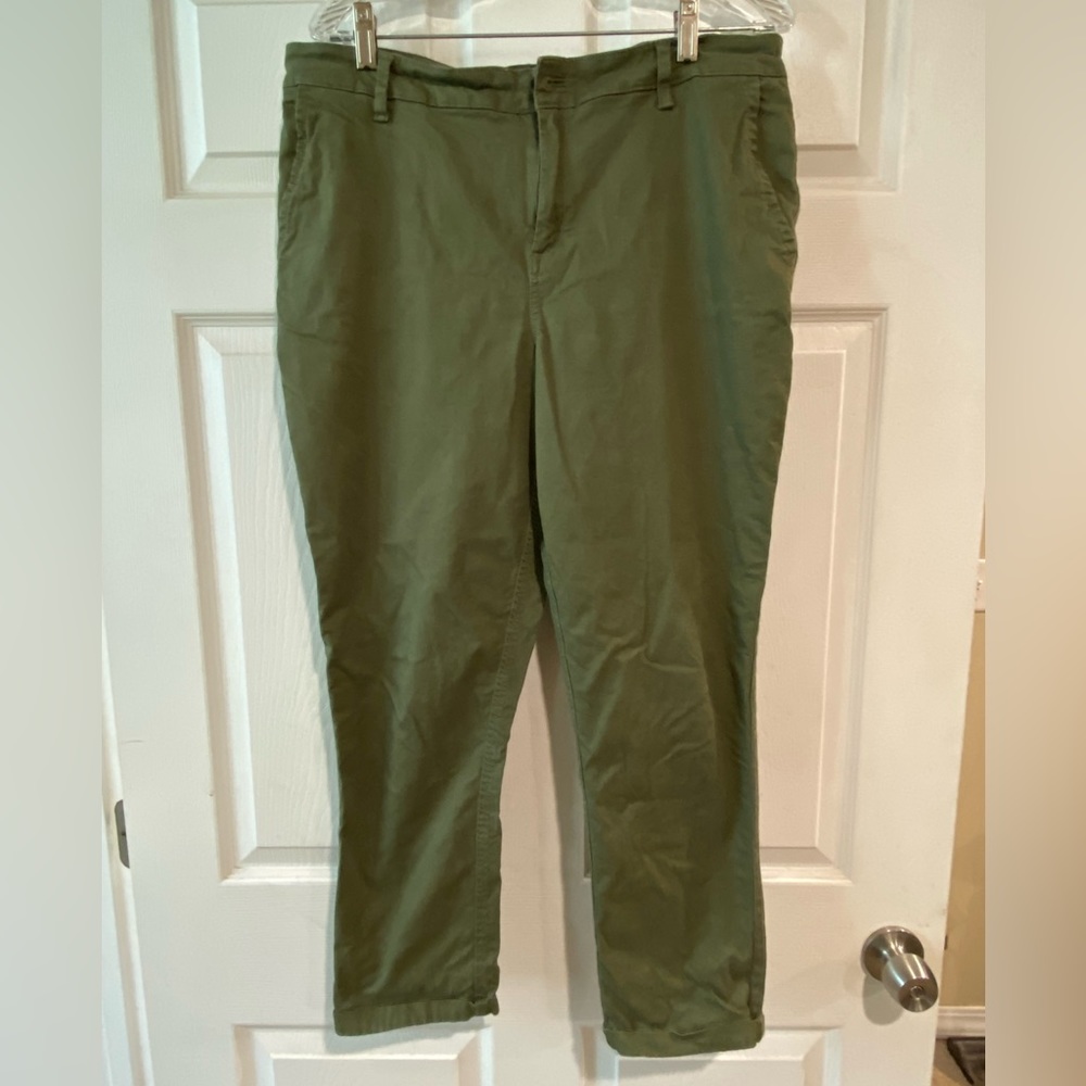 GAP green relaxed girlfriend chinos. Size 14.